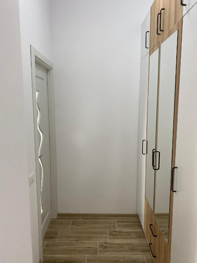 Apartament Lucian Apartment Ramnicu Valcea Ngoại thất bức ảnh