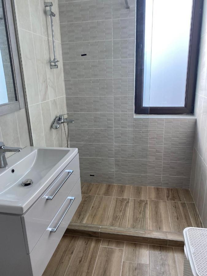 Apartament Lucian Apartment Ramnicu Valcea Ngoại thất bức ảnh